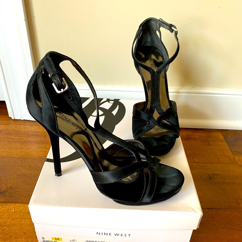 Nine West Black Satin Size 8 pumps